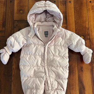 BabyGap Snow Suit Size 0-6 months in Dull Rose
